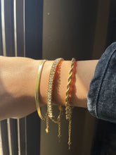 Luxe Golden Bracelet Trio – Elegant & Stylish Set for Women - Crazy Women