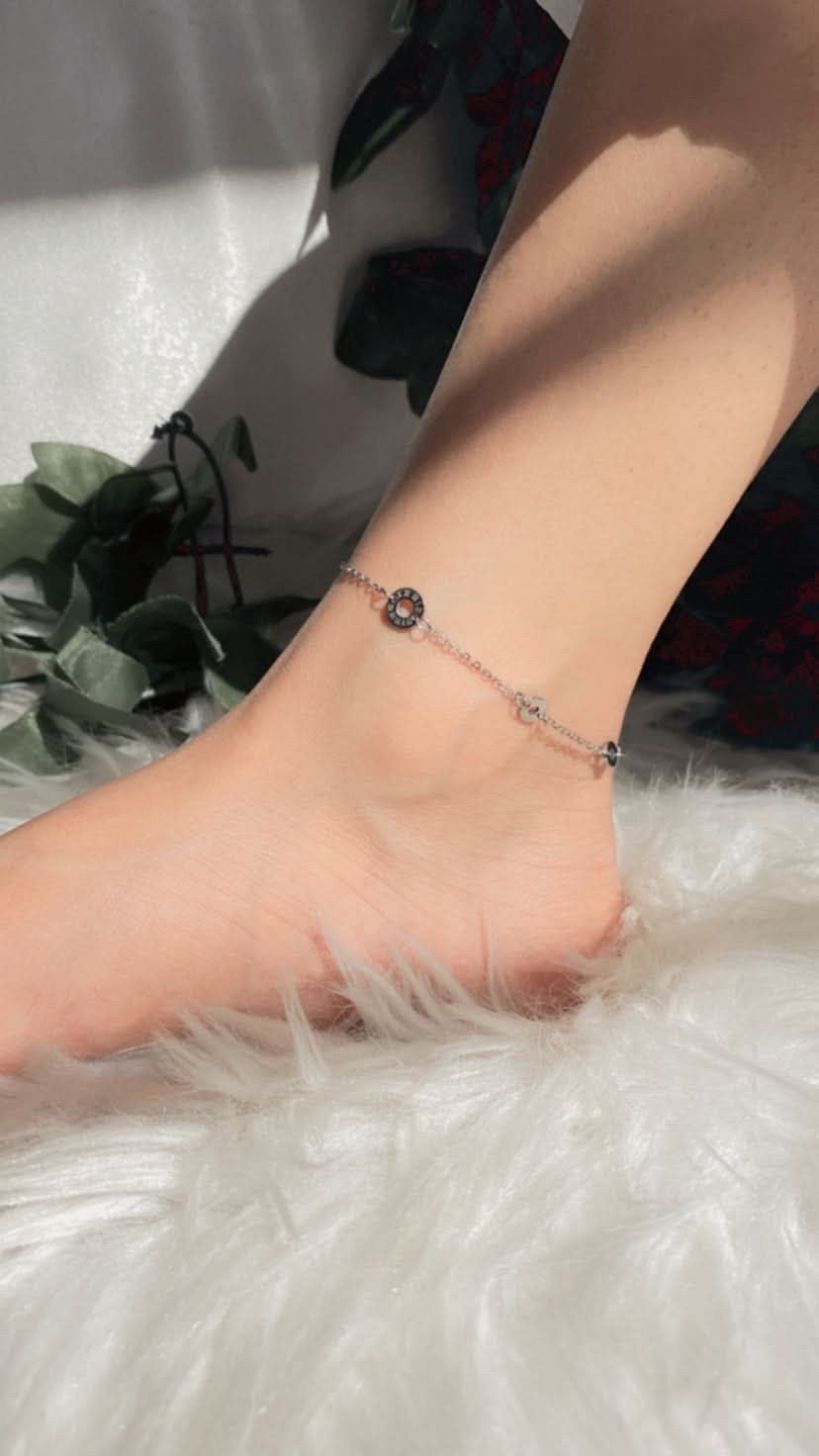 Classic Silver Anklet – Minimalist & Stylish Foot Jewelry - Crazy Women