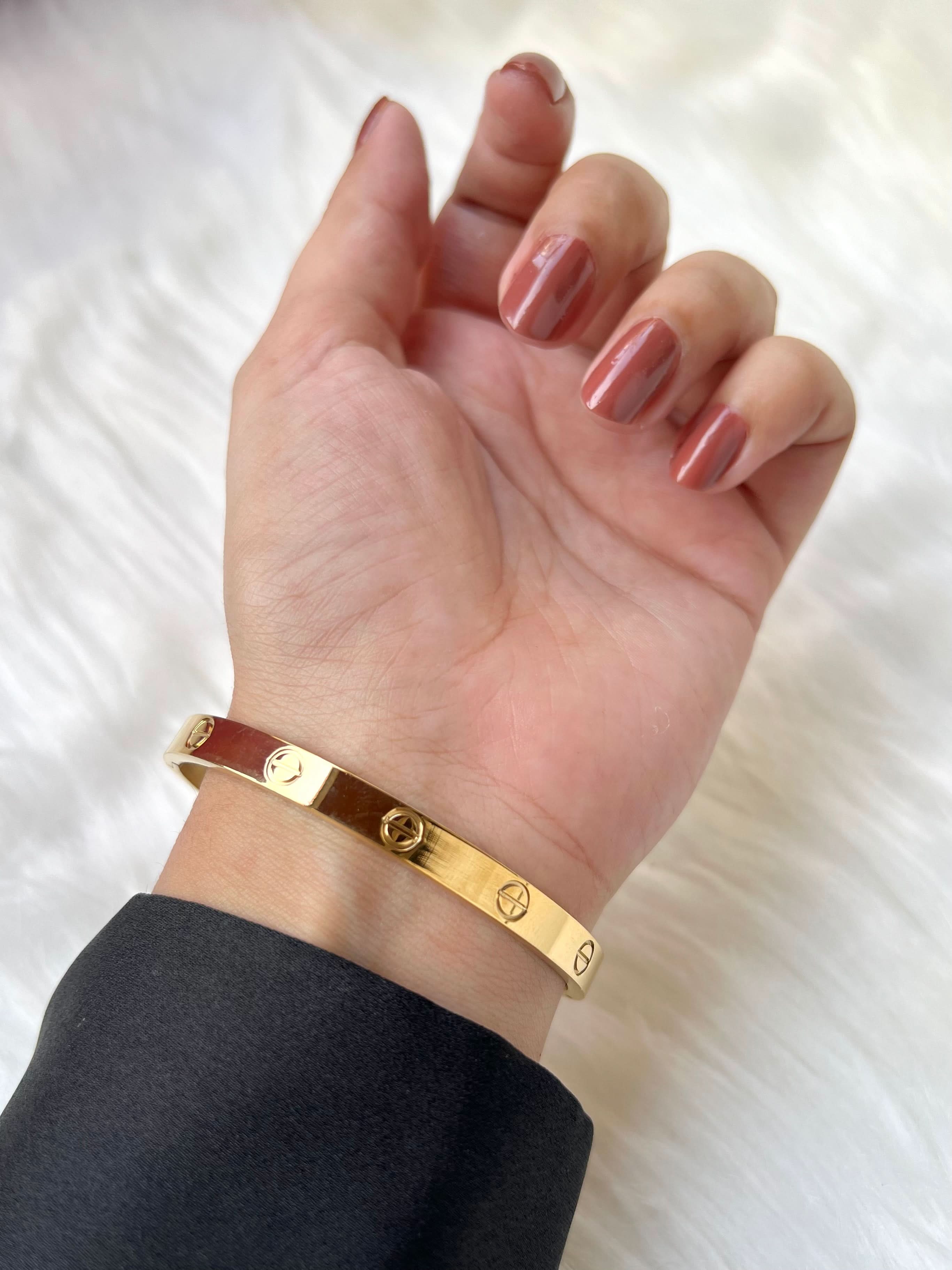 Simple Gold Bangle | Jewelry Store | Jewelry Shop - Crazy Women