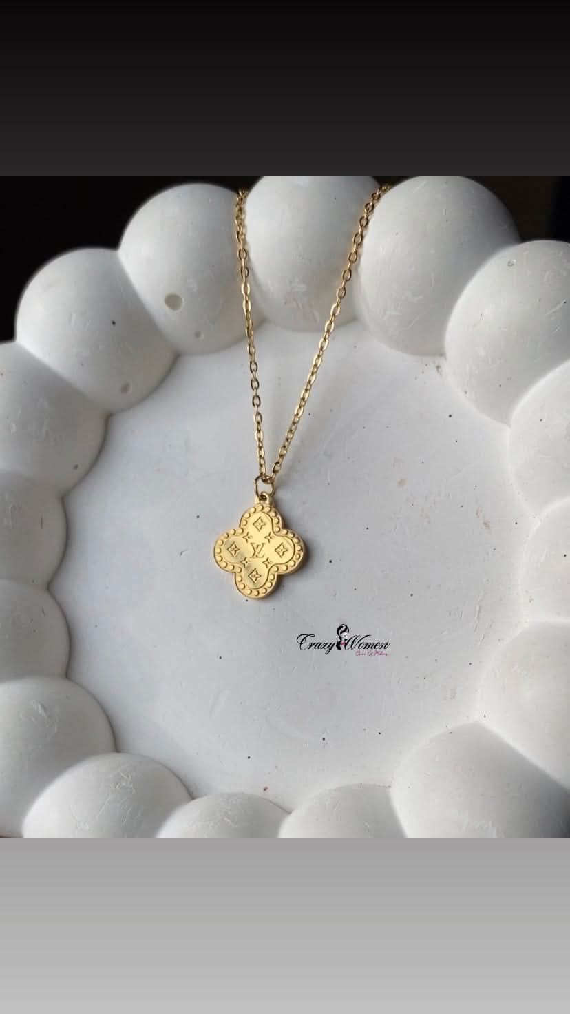 Vancleef Gold Pendant Necklace – Elegant & Timeless Jewelry for Women - Crazy Women