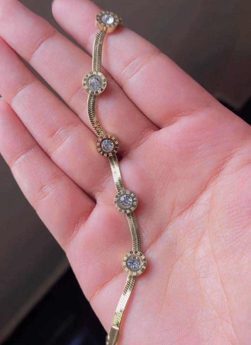 White Stone Bracelet - Luxurious bracelet  for a Timeless Look - Crazy Women