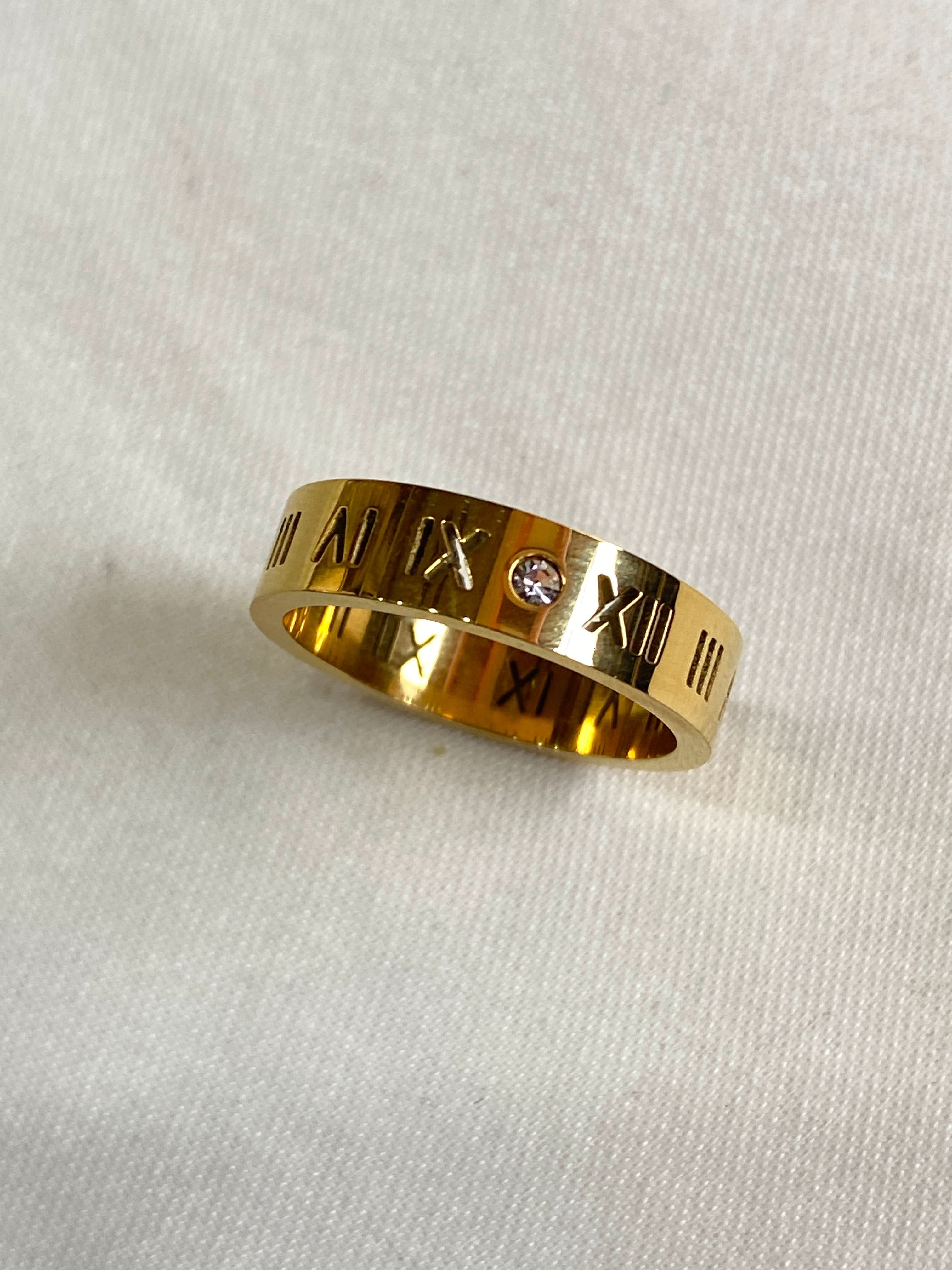 Roman Legacy Ring – Timeless Roman-Inspired Design - Crazy Women