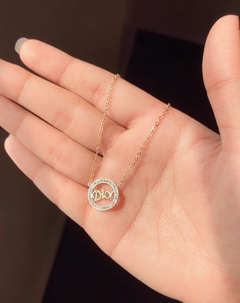 Zircon Clover Silver Necklace – Elegant & Timeless Jewelry - Crazy Women