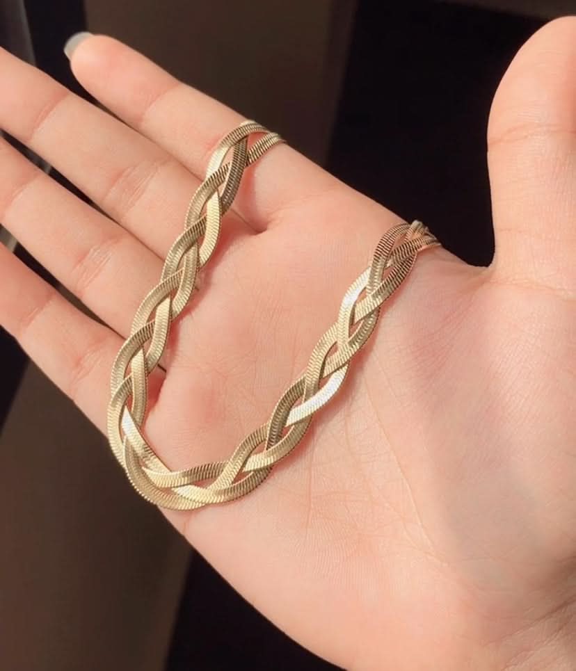 Three-Tone Interwoven Necklace – Elegant & Stylish Stainless Steel Jewelry - Crazy Women